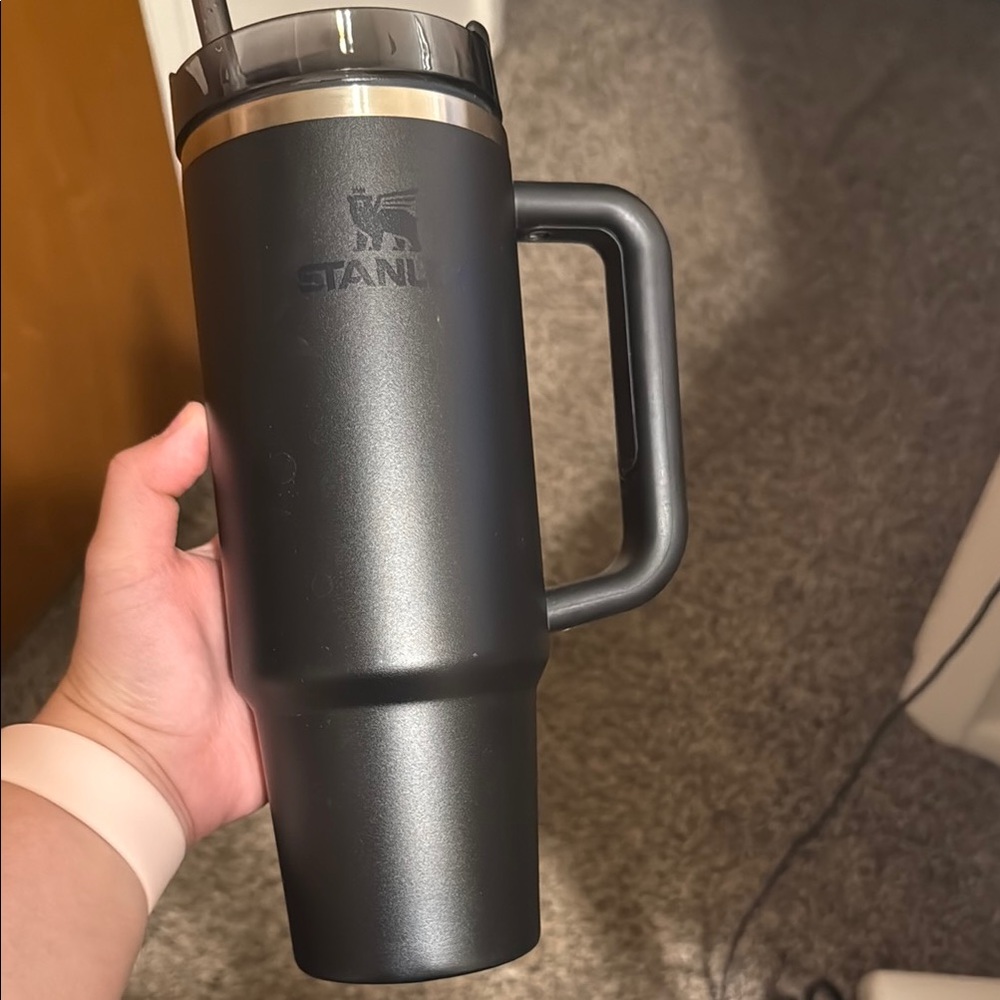 32 OZ Stanley Black Travel Mug